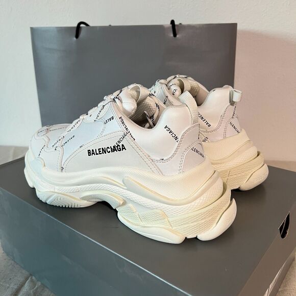 Balenciaga Triple S Sneaker Allover Logo - White - Size 7 - Picture 3 of 7
